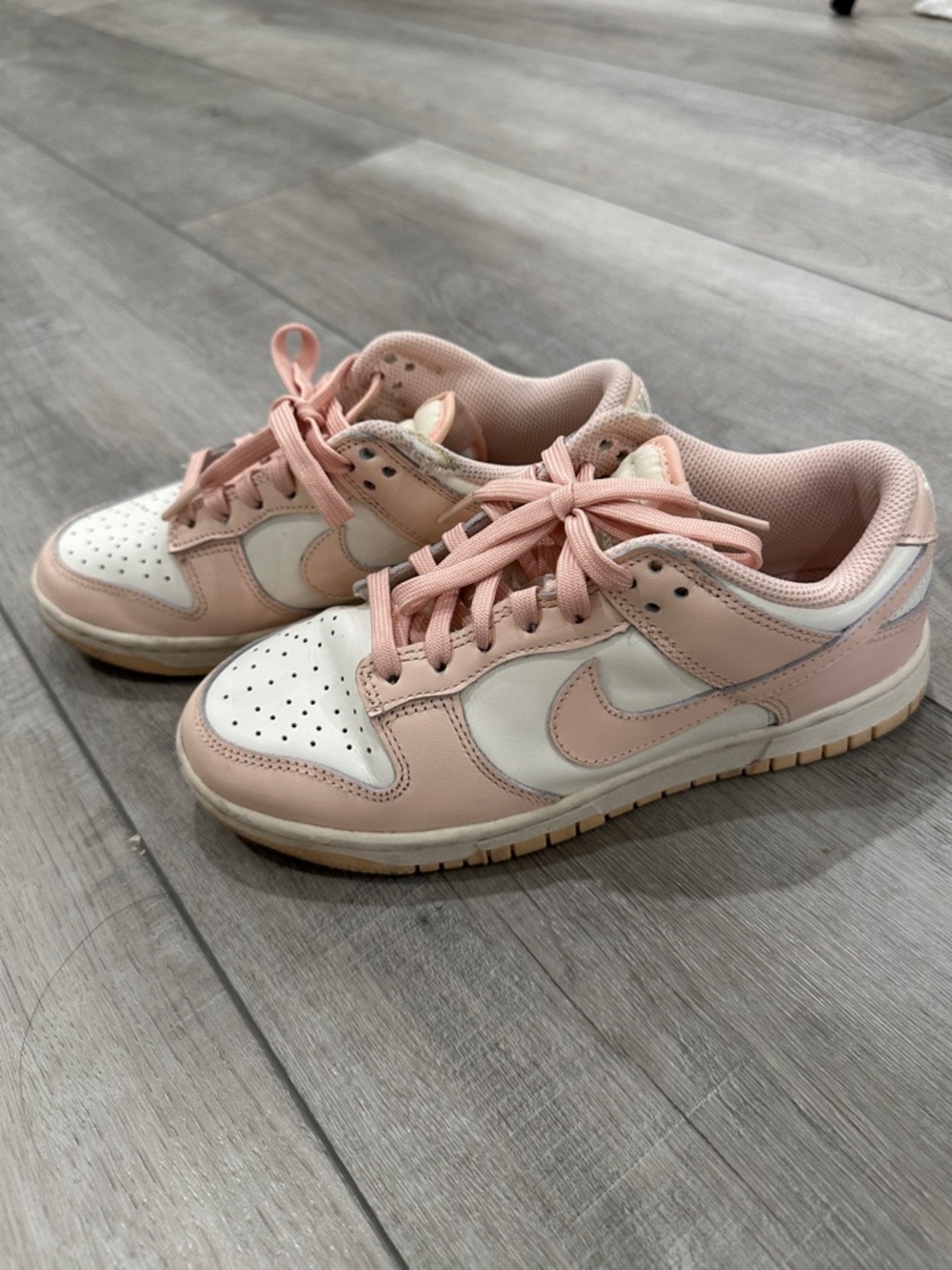 Nike Low-Top Sneakers in Soft Pink and White